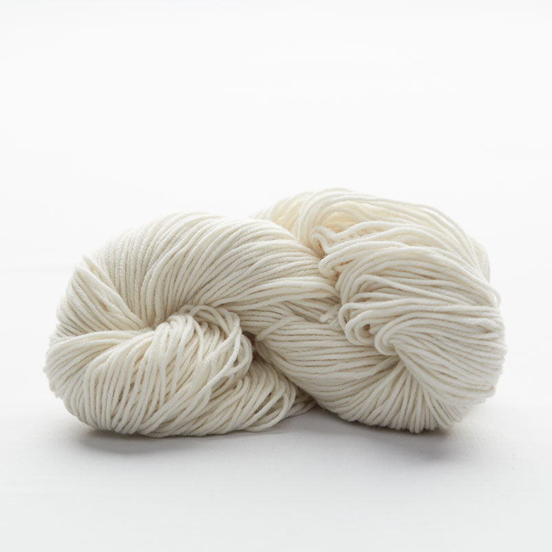 Undyed organic knitting wool hank